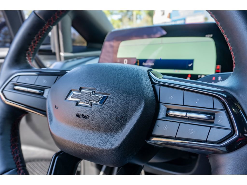 Used 2025 Chevrolet Equinox EV RS image 29