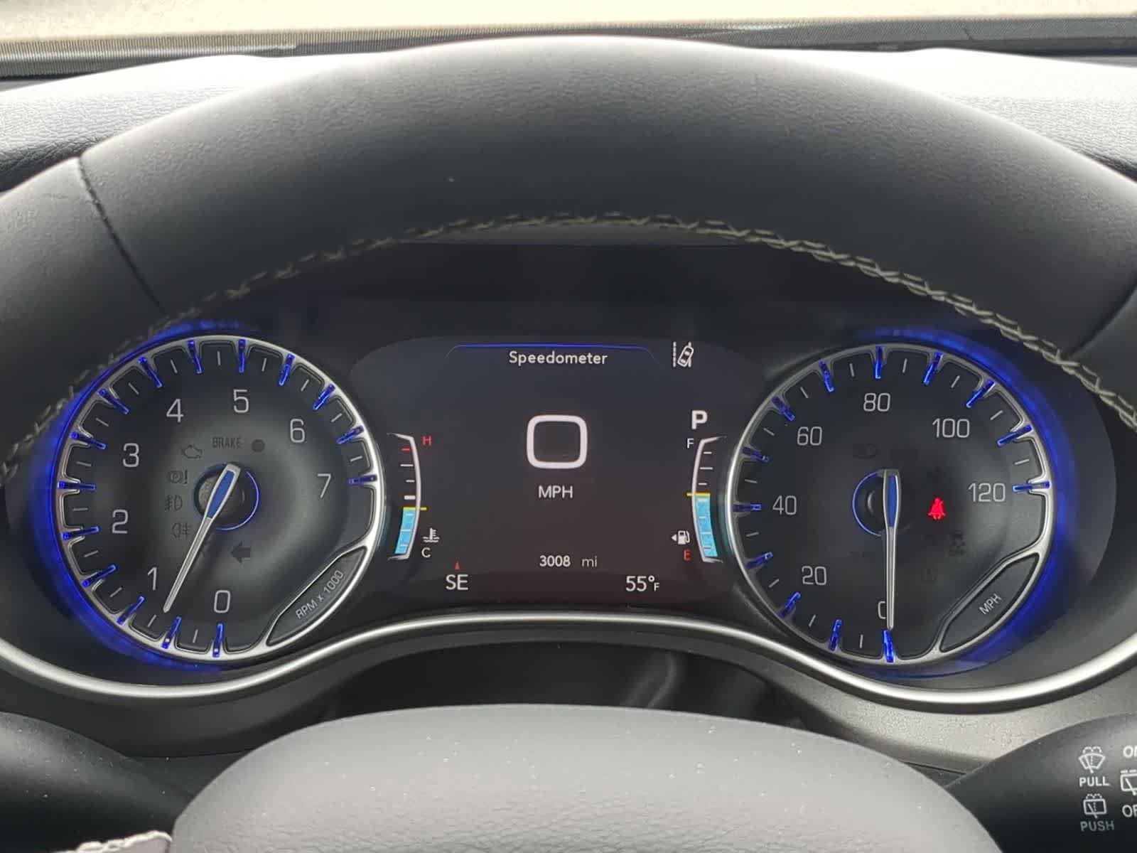 Used 2023 Chrysler Pacifica Touring-L FWD image 31