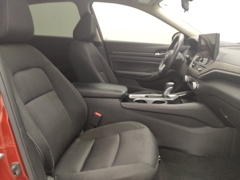 Used 2024 Nissan Altima 2.5 SV w/ SV Premium Package FWD image 21