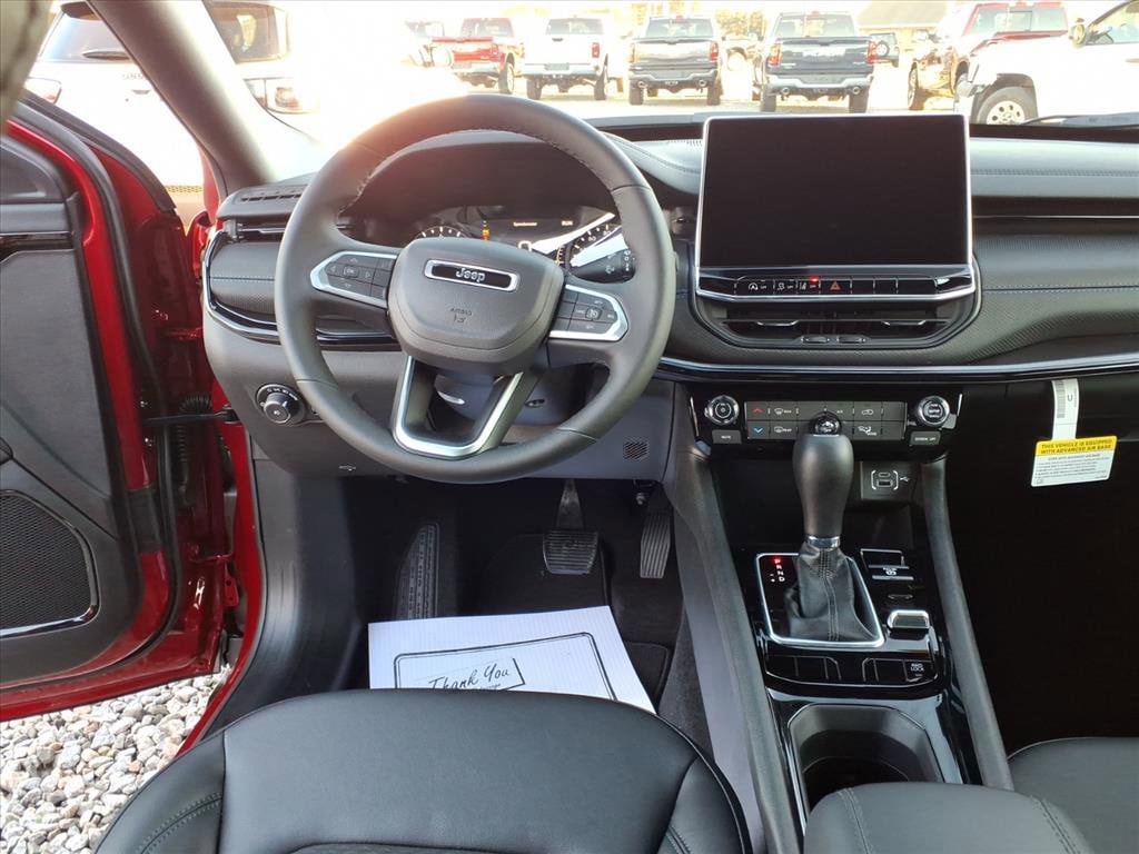 New 2026 Jeep Compass Latitude AWD/4WD image 12