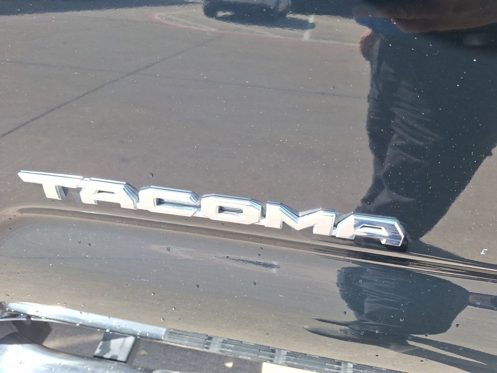 Used 2022 Toyota Tacoma Limited image 15