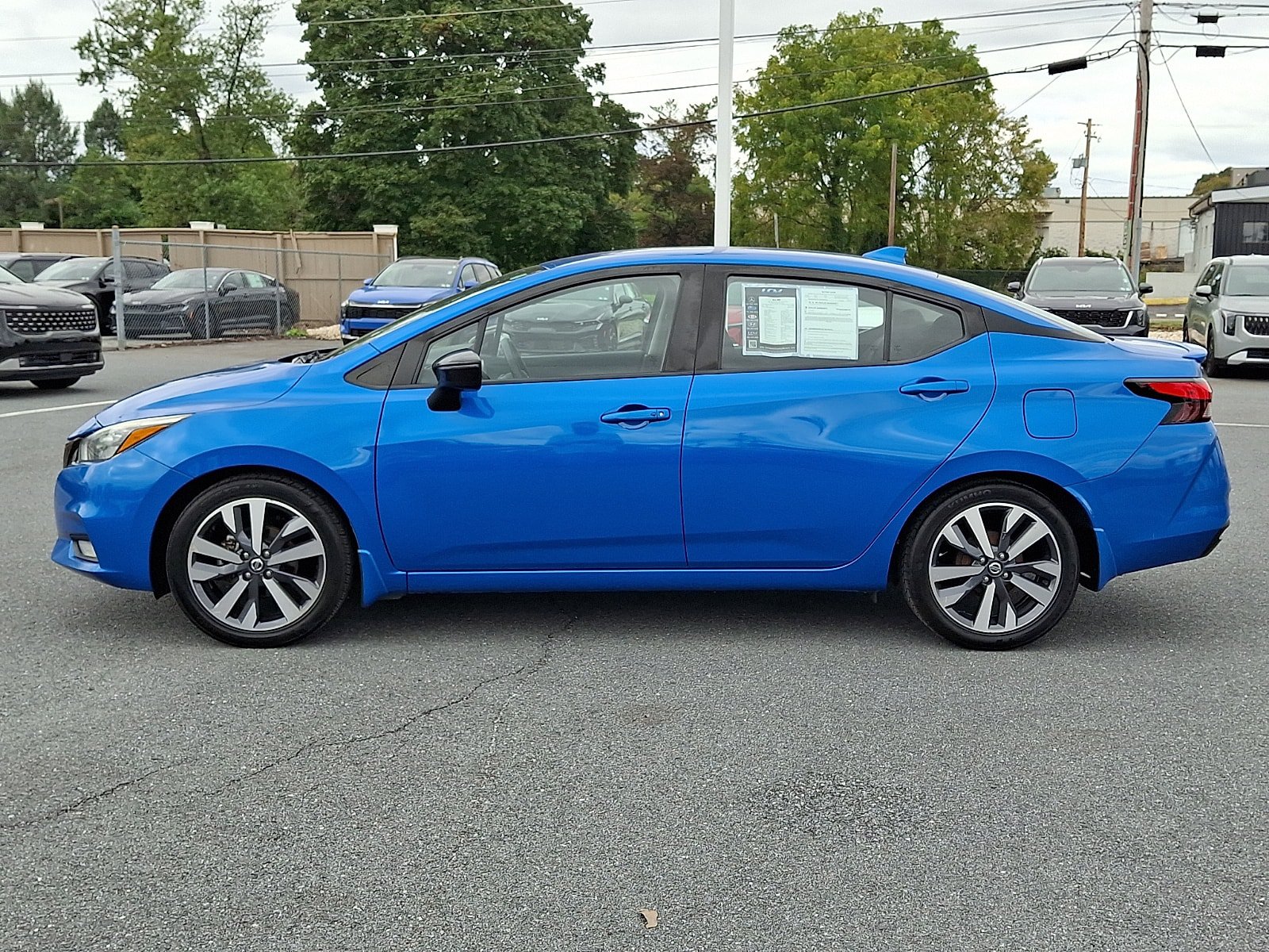 Used 2020 Nissan Versa SR w/ Convenience Package FWD image 8