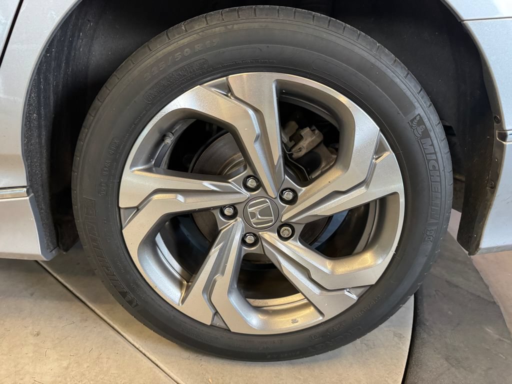 Used 2018 Honda Accord EX image 26