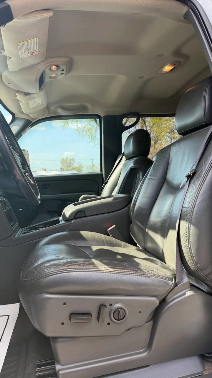 Used 2007 Chevrolet Silverado 2500 LT w/ Heavy-Duty Power Package image 15