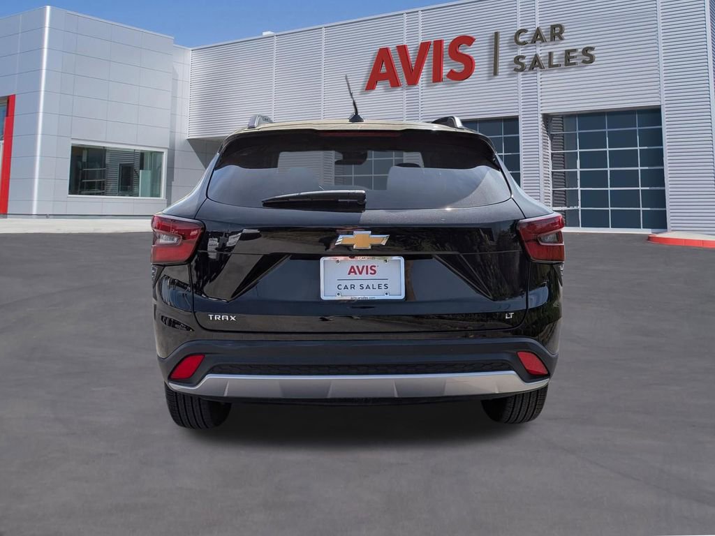 Used 2025 Chevrolet Trax LT w/ LT Convenience Package image 7