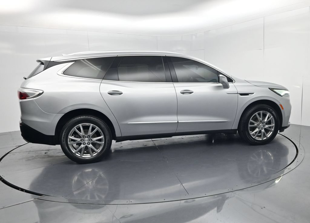Used 2022 Buick Enclave Premium FWD image 8