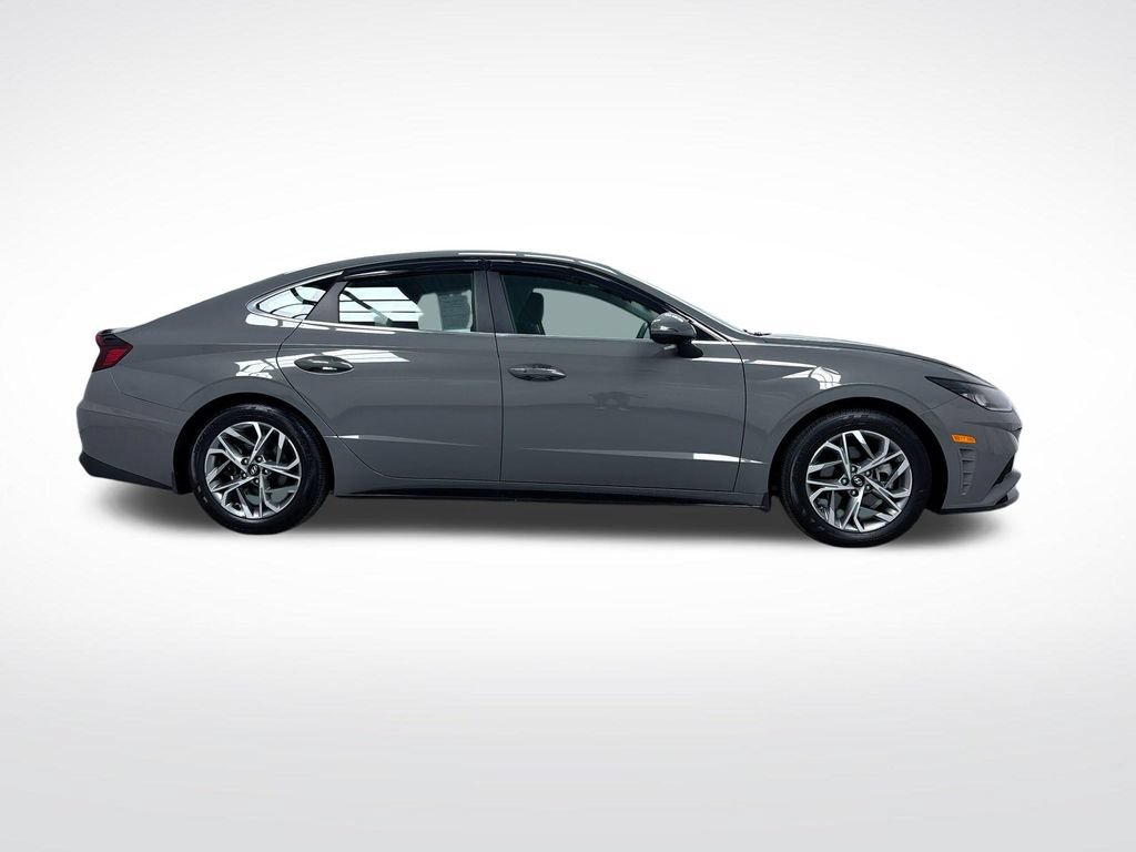 Used 2022 Hyundai Sonata SEL w/ Winter Weather Package FWD image 10