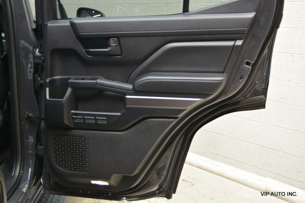 Used 2025 Toyota 4Runner SR5 AWD/4WD image 14
