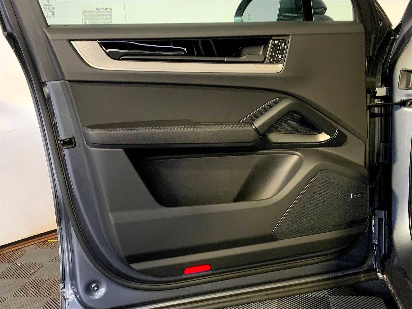 New 2026 Porsche Cayenne image 20