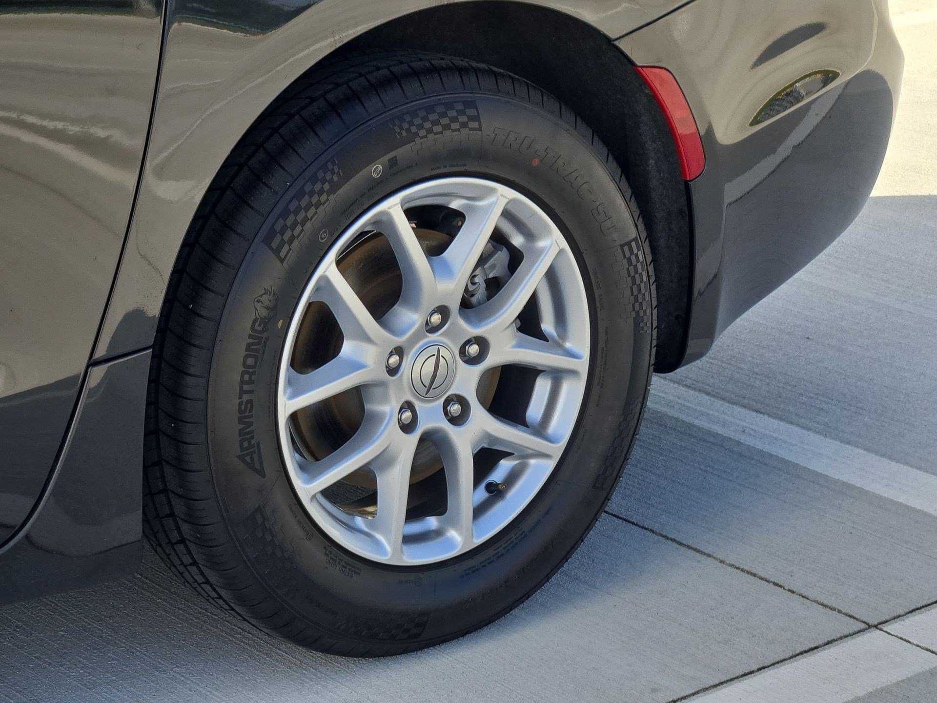 Used 2023 Chrysler Pacifica Touring-L FWD image 12