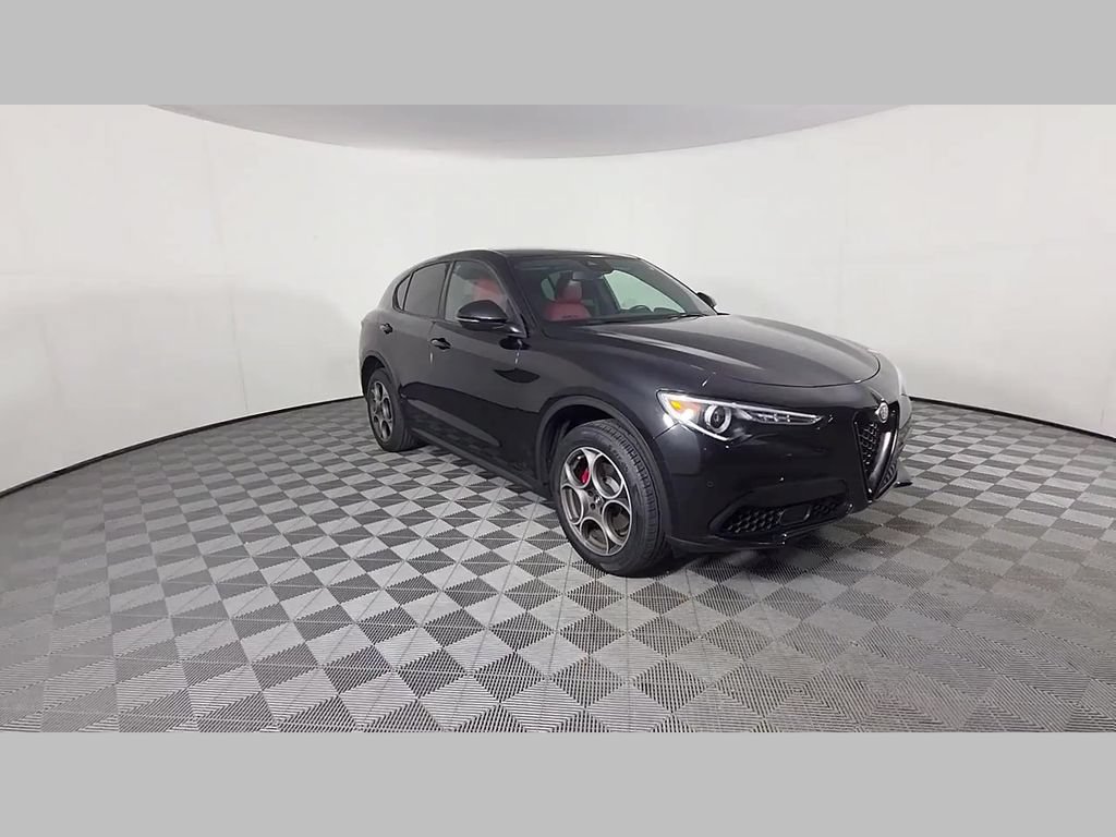 Used 2023 Alfa Romeo Stelvio Sprint RWD image 34