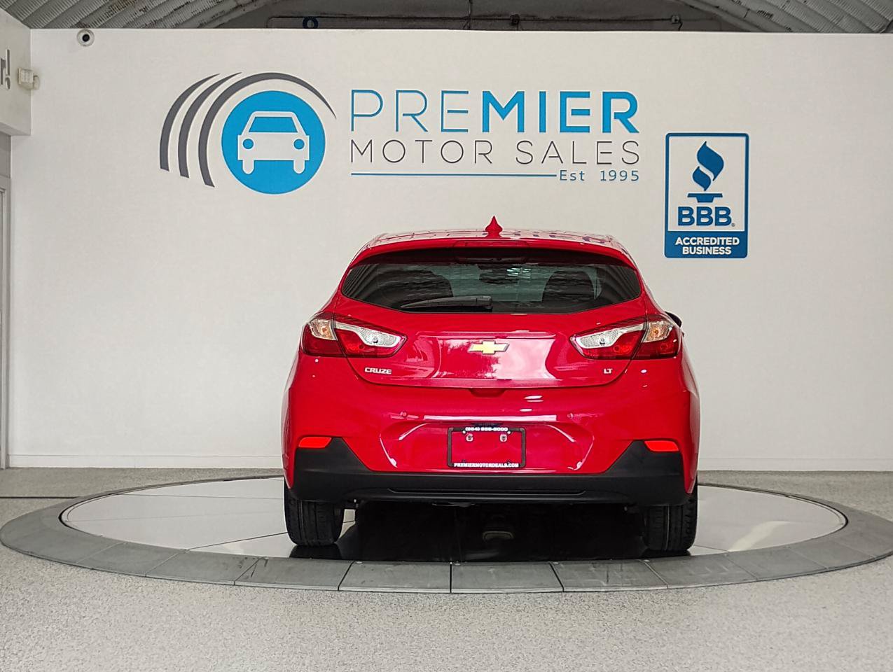 Used 2017 Chevrolet Cruze LT w/ Convenience Package FWD image 5