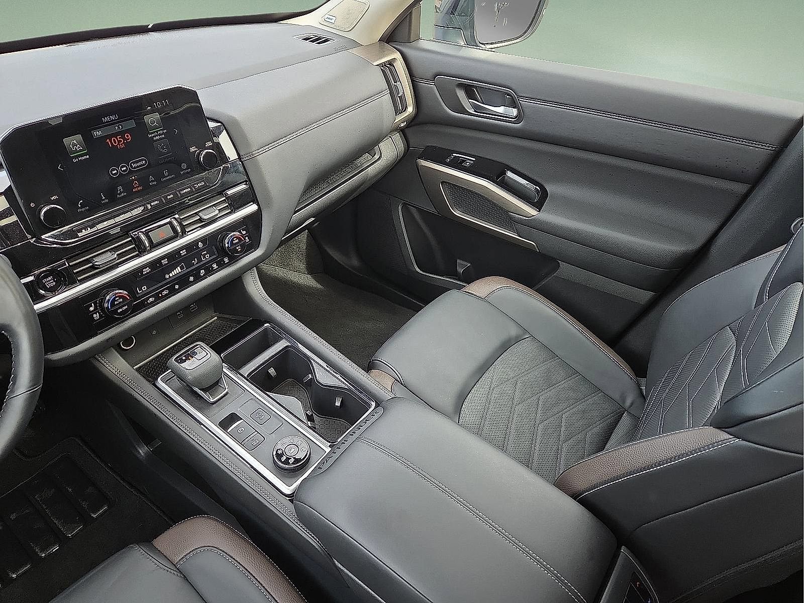Used 2025 Nissan Pathfinder Platinum w/ Cargo Package AWD/4WD image 13