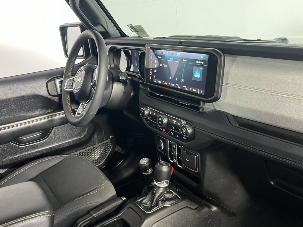 Used 2024 Jeep Wrangler Unlimited Sahara w/ Safety Group image 28