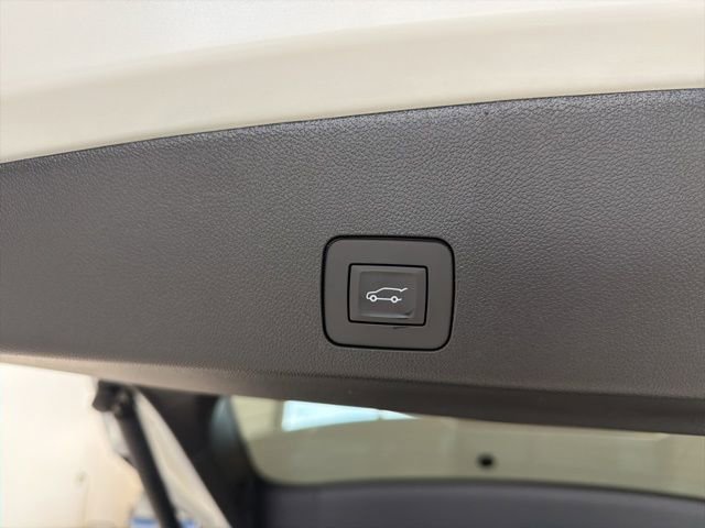 Used 2025 Buick Encore GX Avenir w/ Avenir Convenience Package AWD/4WD image 16