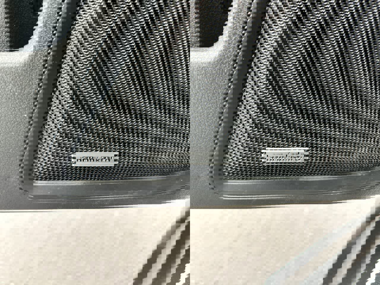 Used 2025 Subaru Outback Onyx Edition image 33