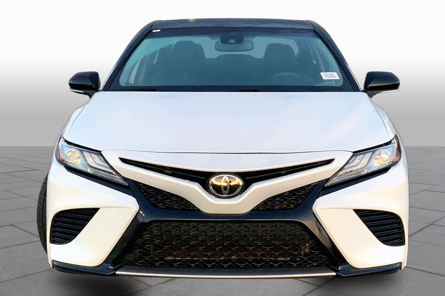 Used 2019 Toyota Camry XSE FWD image 4