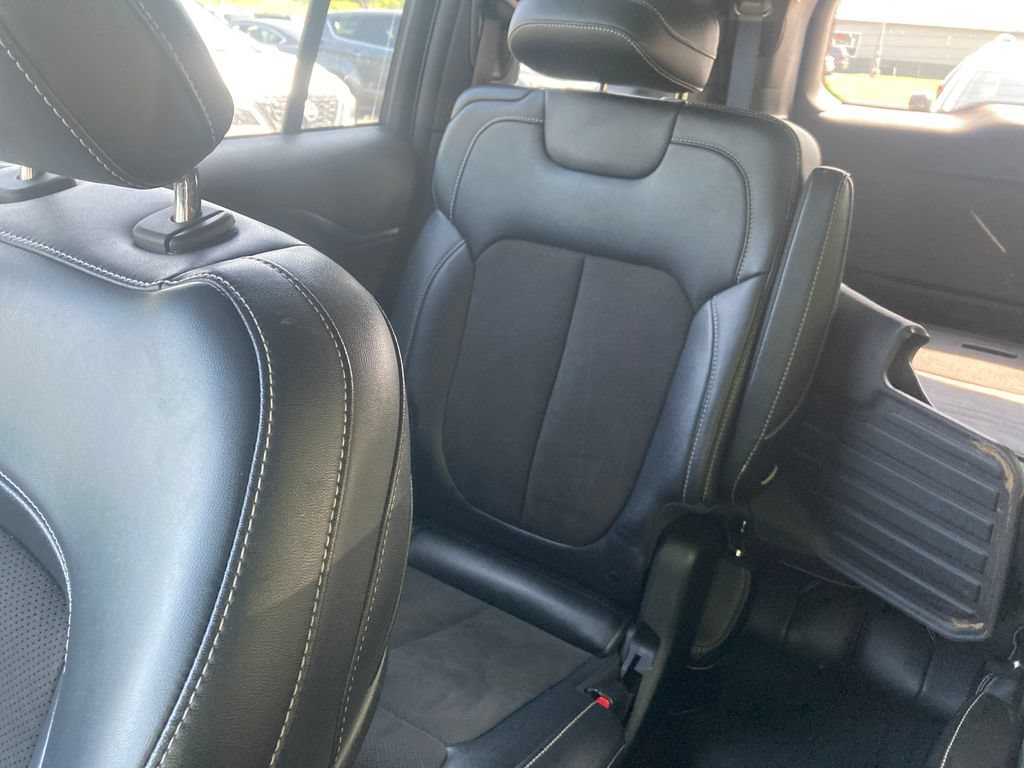Used 2023 Jeep Grand Cherokee L Laredo AWD/4WD image 32
