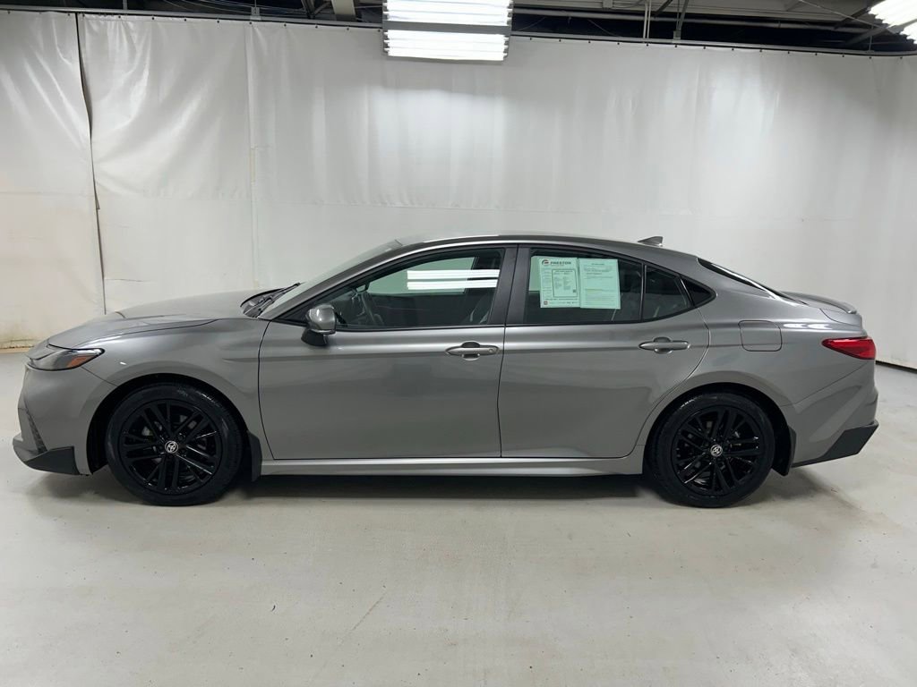 Certified 2025 Toyota Camry SE FWD image 8