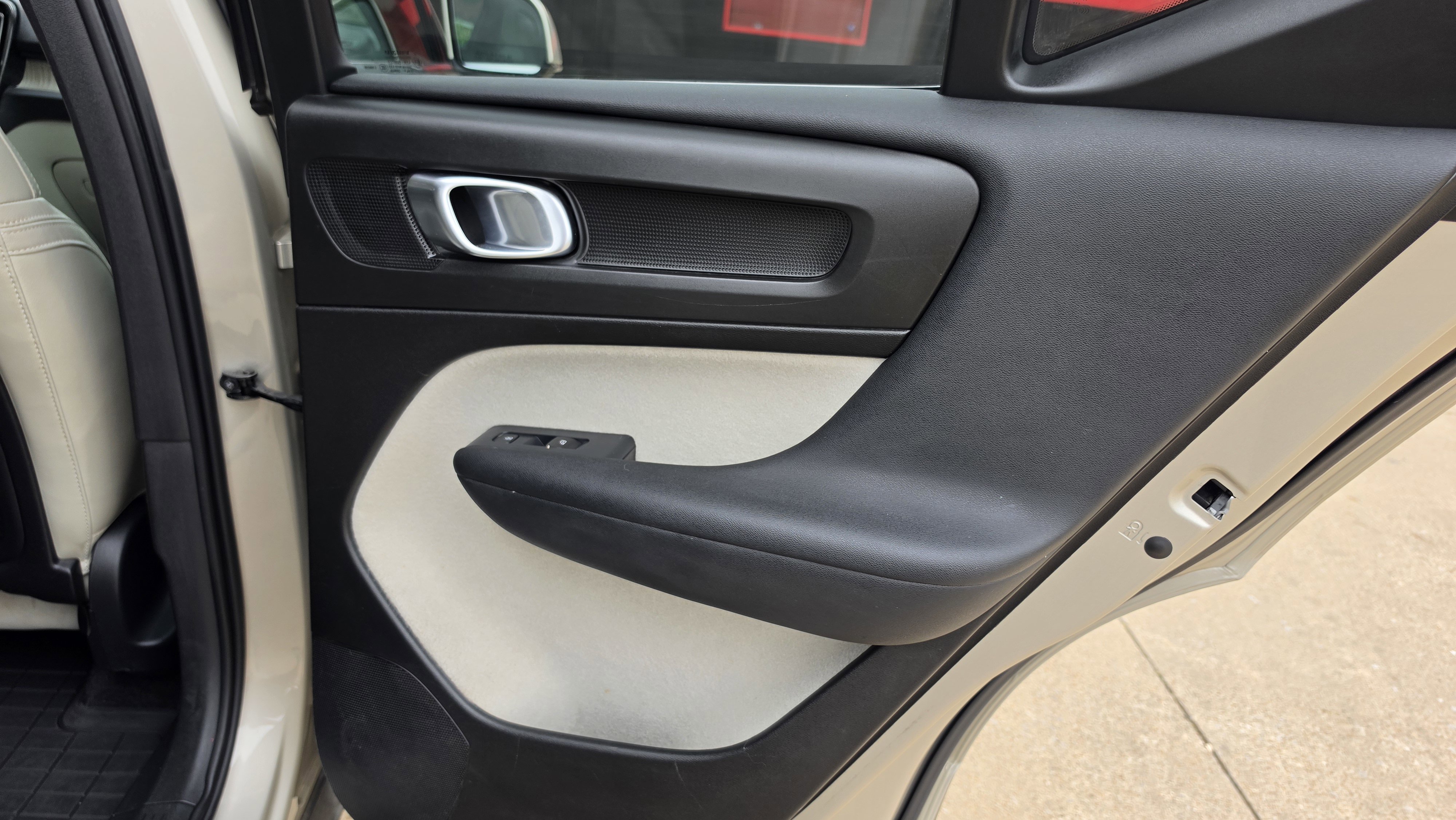 Used 2019 Volvo XC40 T5 Inscription AWD/4WD image 30