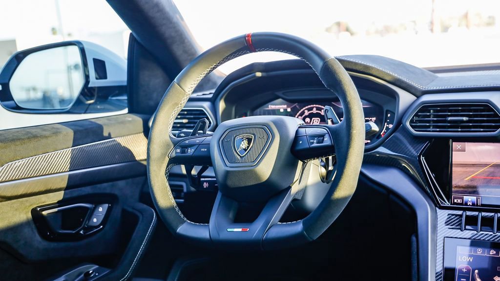 Used 2023 Lamborghini Urus Performante image 16