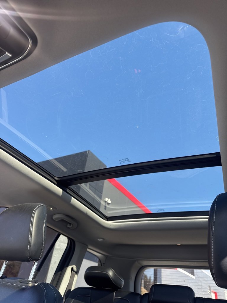 Used 2023 Jeep Grand Cherokee 4WD 4xe image 14