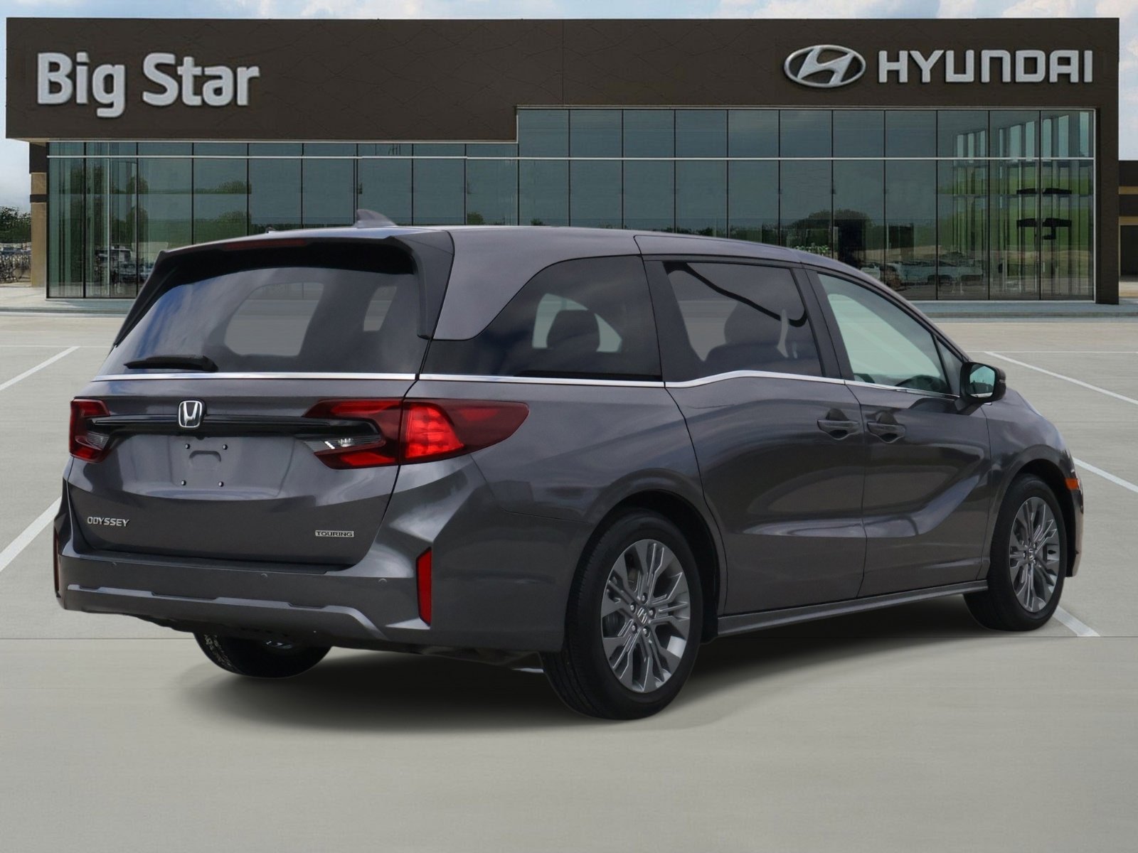 Used 2026 Honda Odyssey Touring image 4