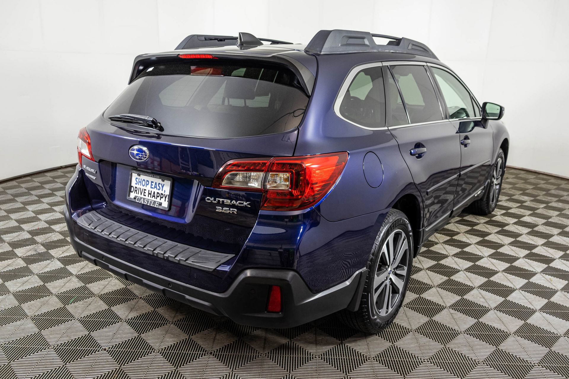 Used 2018 Subaru Outback 3.6R Limited AWD/4WD image 17