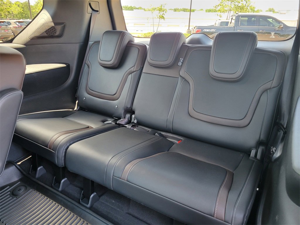 New 2025 Nissan Armada SL w/ Captain's Chari Seat Package image 10