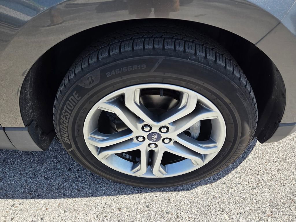 Used 2016 Ford Edge Titanium image 18
