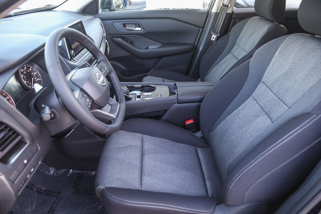 New 2026 Nissan Rogue SV FWD image 18