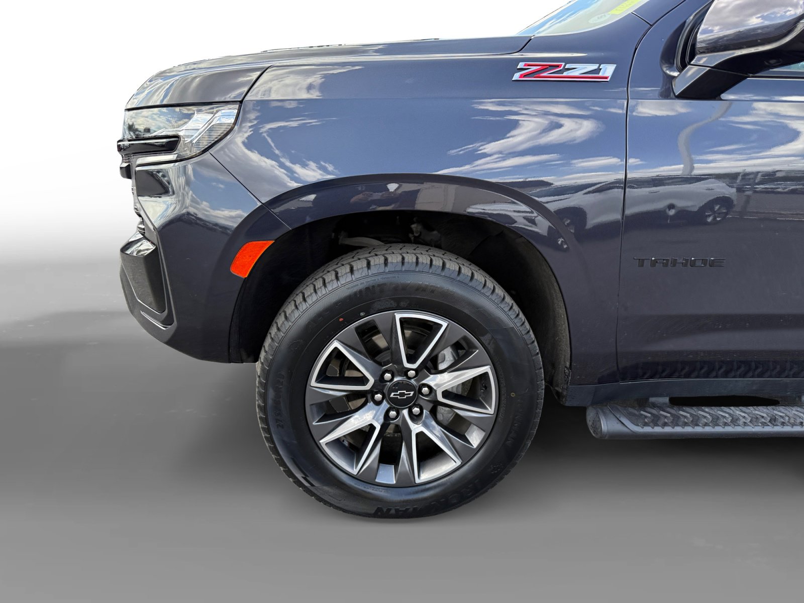Used 2023 Chevrolet Tahoe Z71 w/ Luxury Package AWD/4WD image 9