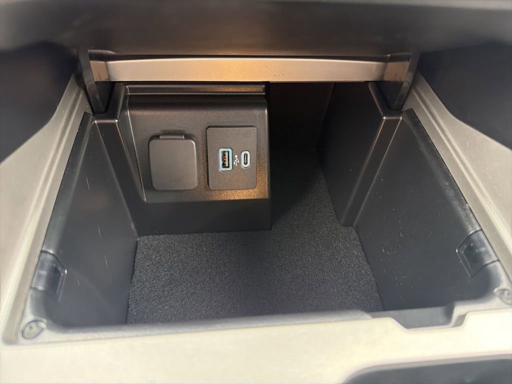 Used 2021 Ford Explorer XLT w/ Equipment Group 202A image 32