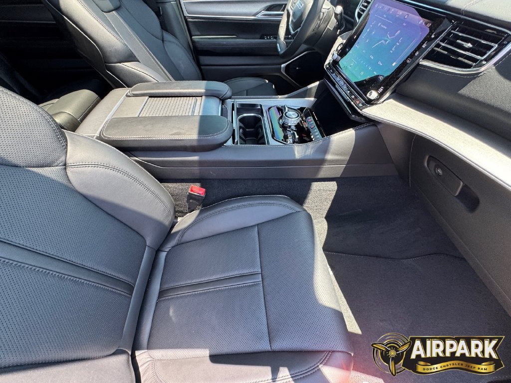 New 2026 Jeep Grand Wagoneer Limited AWD/4WD image 12
