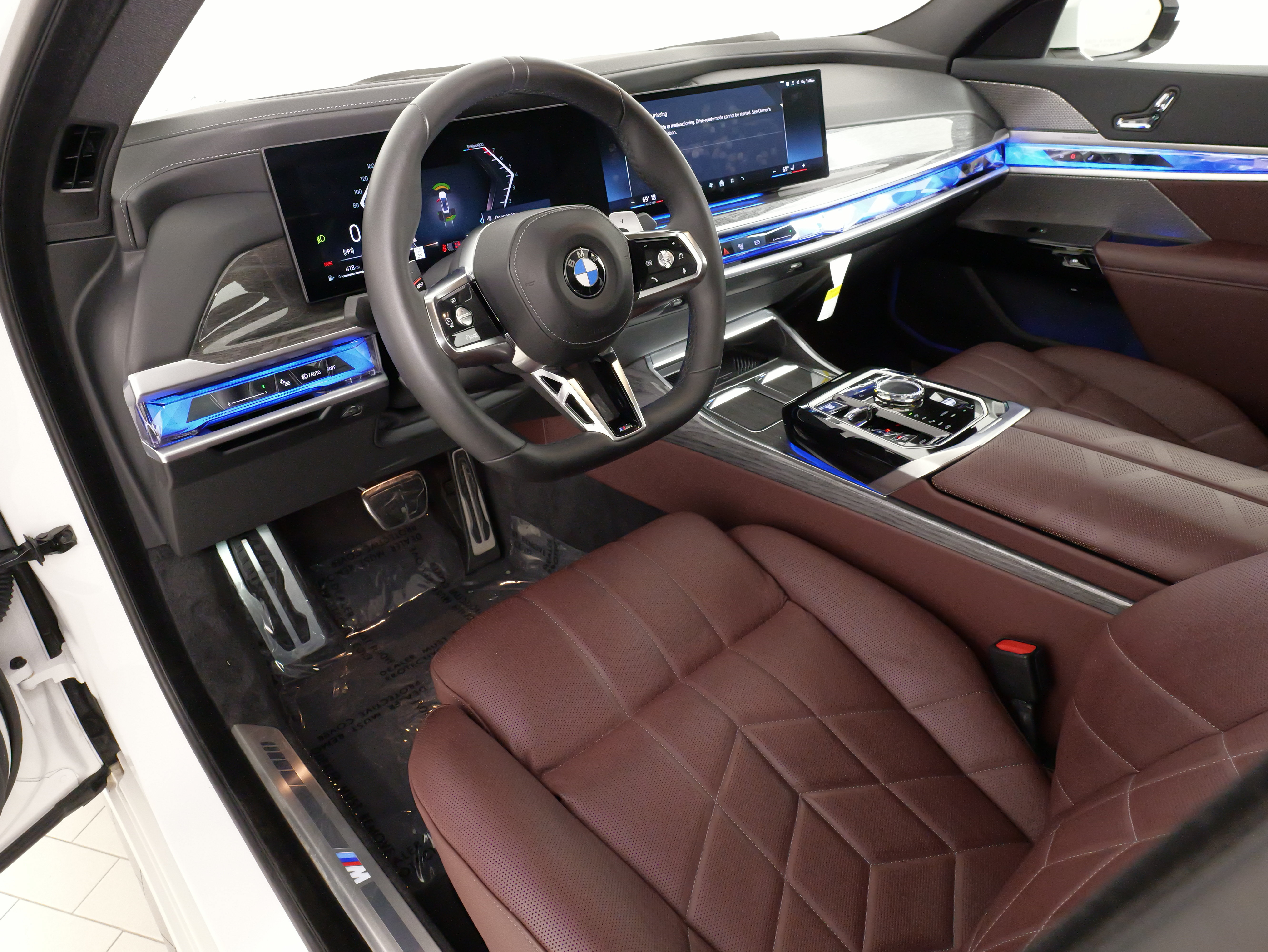 Used 2024 BMW 740i xDrive w/ Premium Package AWD/4WD image 25