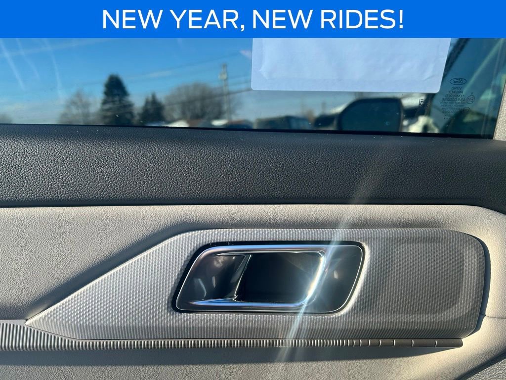 New 2026 Ford Explorer Active w/ Active Comfort Package image 18