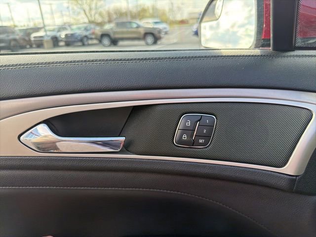 Used 2018 Lincoln MKZ Premiere image 19