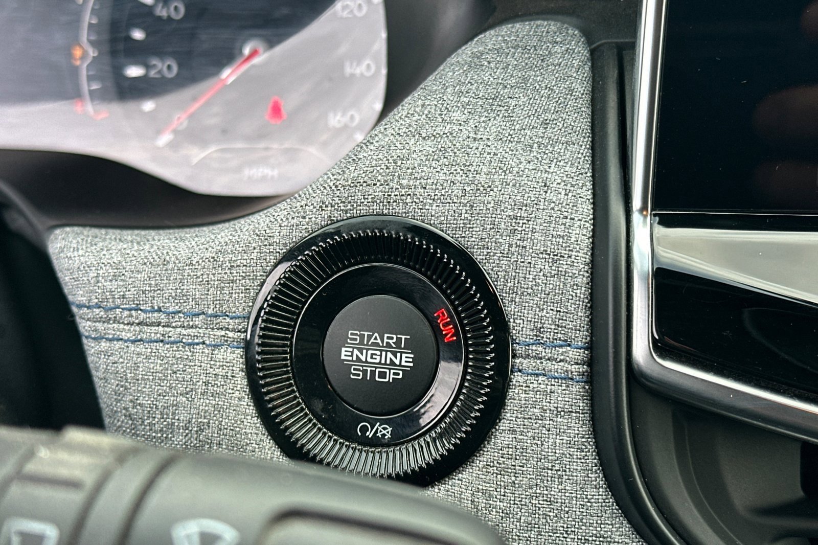 Used 2024 Jeep Compass Latitude image 33