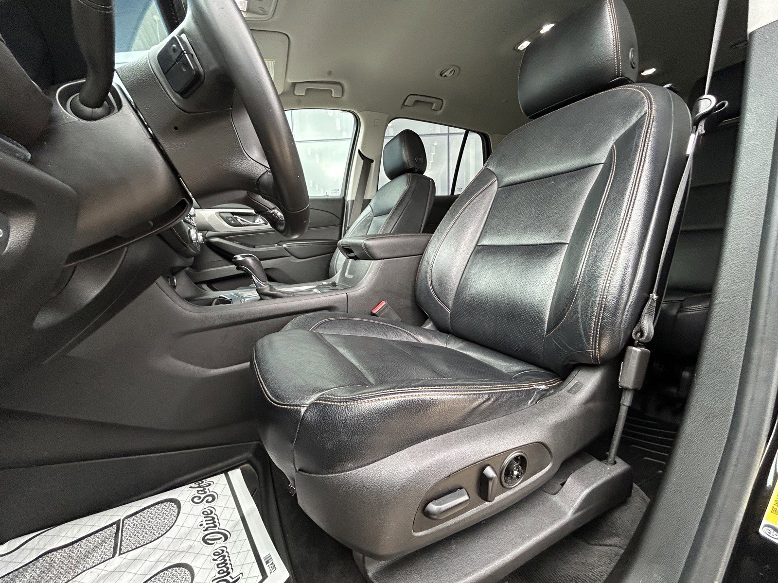 Used 2019 Chevrolet Traverse LT image 11