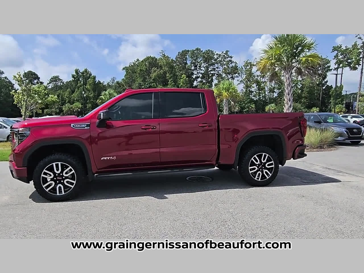 Used 2025 GMC Sierra 1500 AT4 w/ AT4 Premium Package AWD/4WD image 19