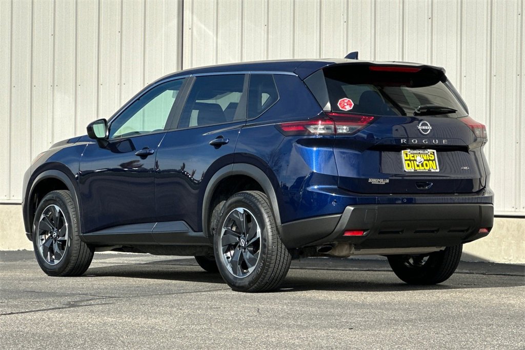 Used 2025 Nissan Rogue SV image 7