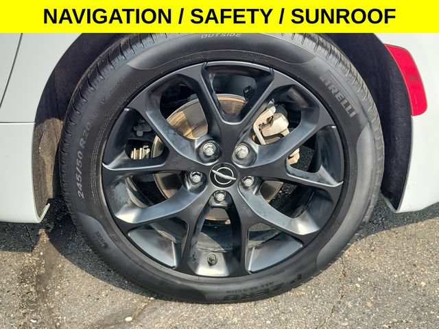 Used 2025 Chrysler Pacifica Limited FWD image 6
