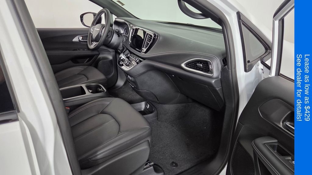 New 2025 Chrysler Pacifica Select w/ Fav Edition Package FWD image 39