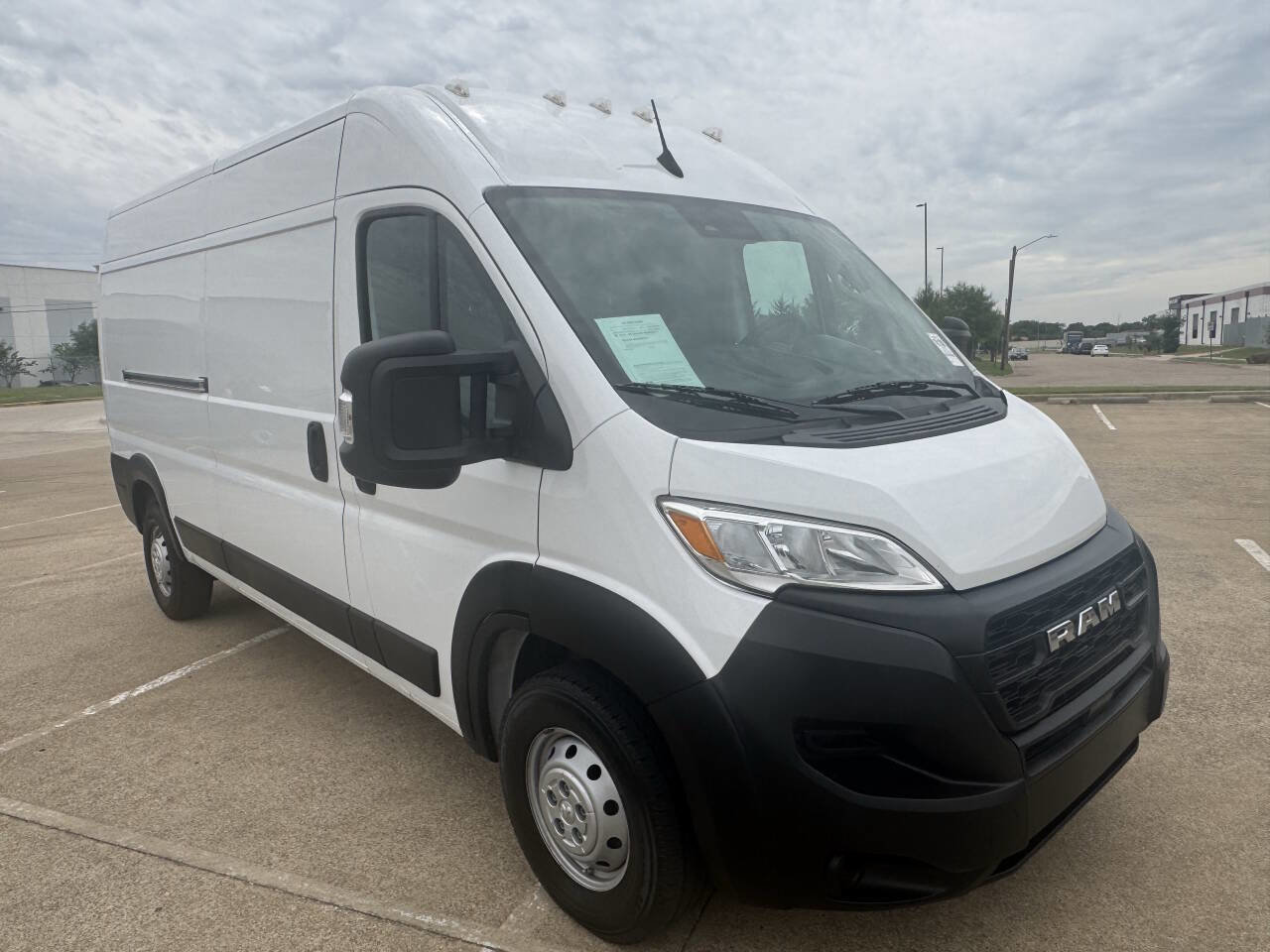 Used 2023 RAM ProMaster 2500 FWD image 3