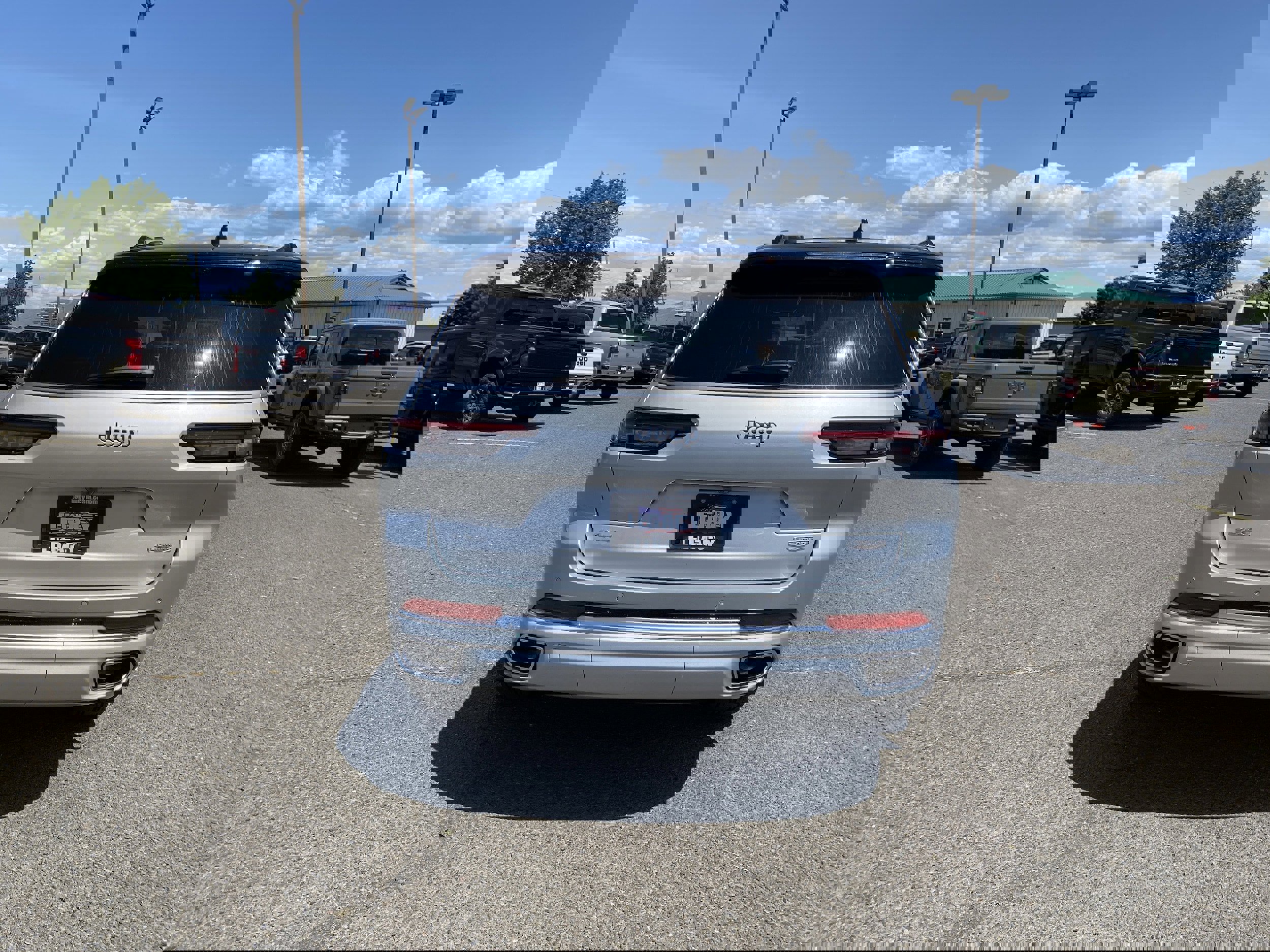 New 2025 Jeep Grand Cherokee L Summit image 4