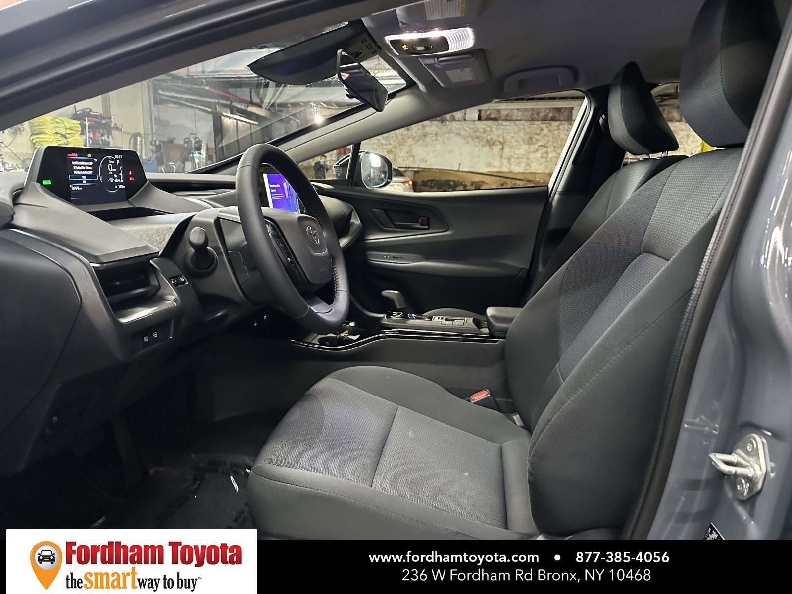 Used 2024 Toyota Prius LE AWD/4WD image 13