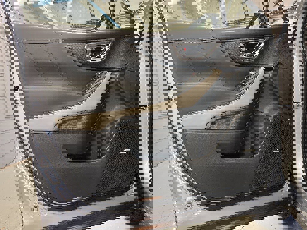 Certified 2024 Subaru Forester Limited image 9