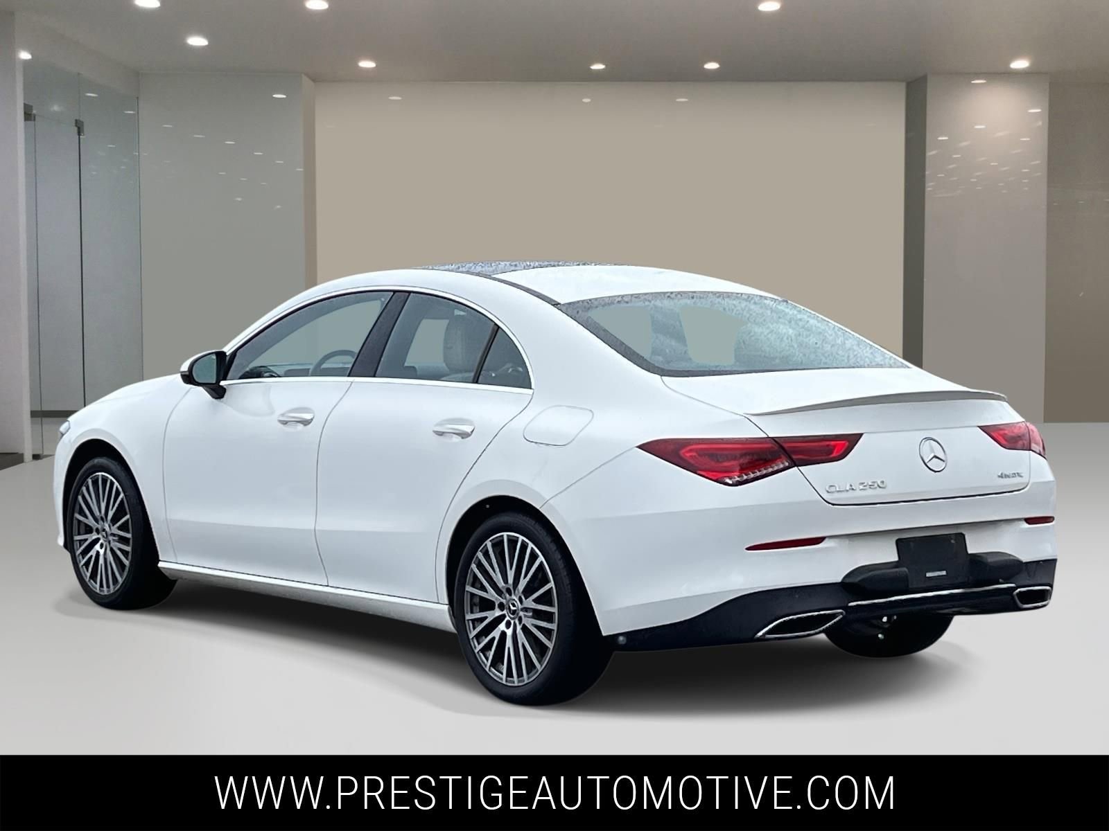 Used 2021 Mercedes-Benz CLA 250 4MATIC image 3