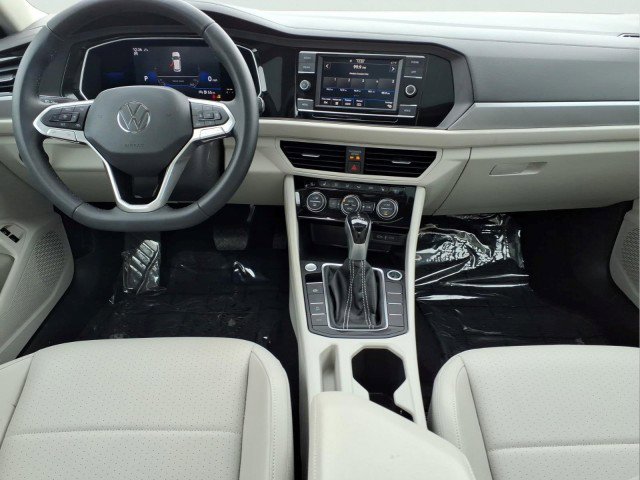Used 2022 Volkswagen Jetta SE w/ Panoramic Sunroof Package image 13