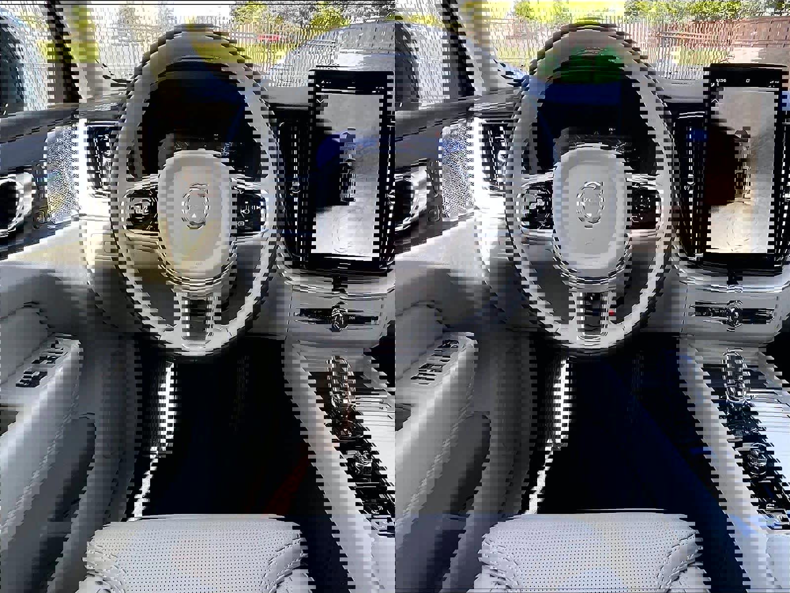 New 2026 Volvo XC60 T8 Ultra w/ Climate Package image 15